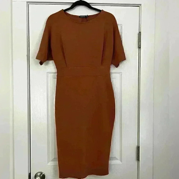 Boohoo Pencil Dress - Picture 2 of 11